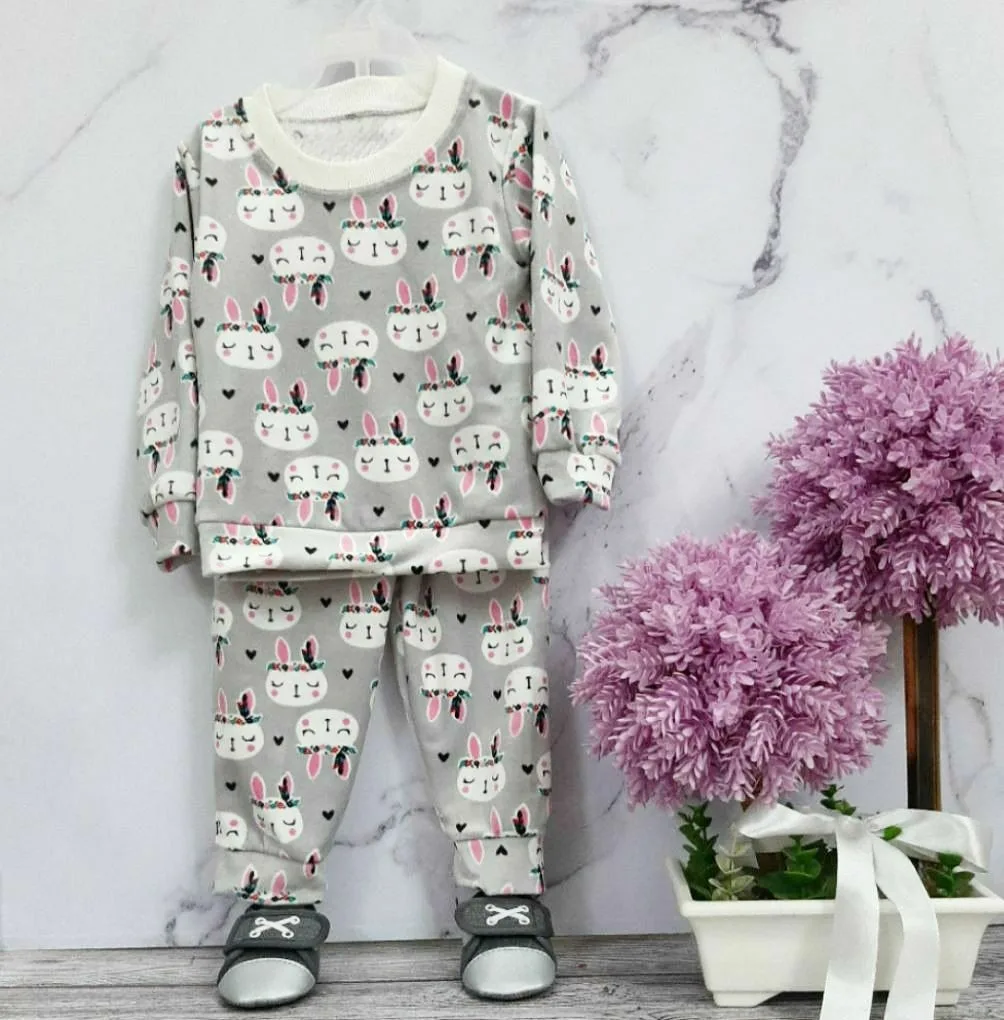 بلوز شلوار نوزادی مخمل طرح خرگوش سایز 30 و 35