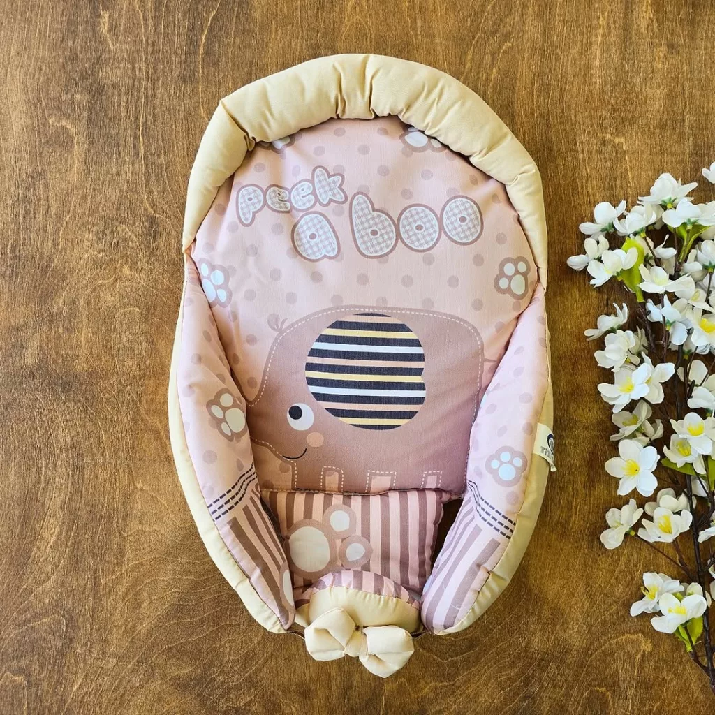 قنداق سوئیسی کرمی – آغوشی نوزاد کد 2749