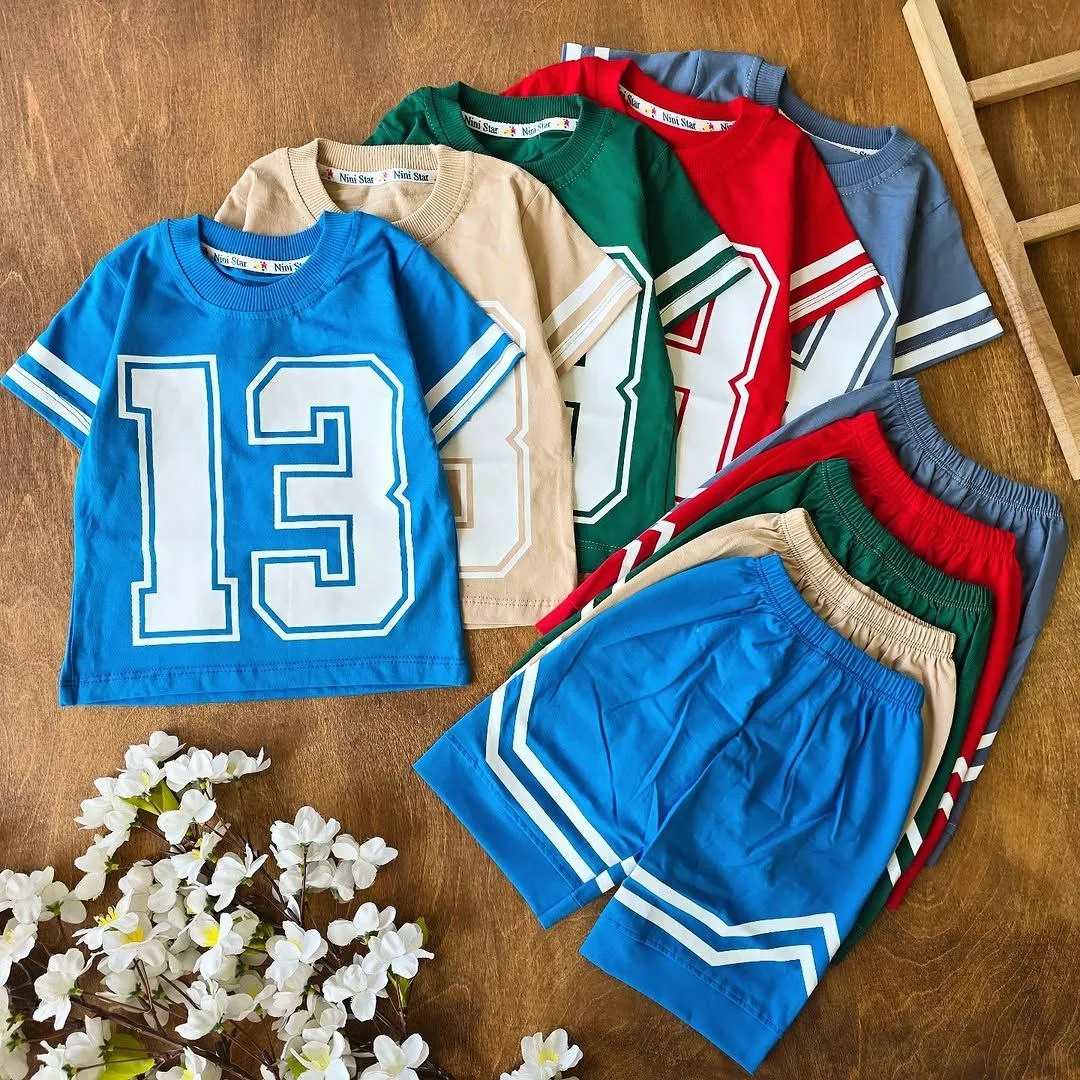 تیشرت شلوارک ورزشی شماره ۱۳ کد ۴۷۰۰