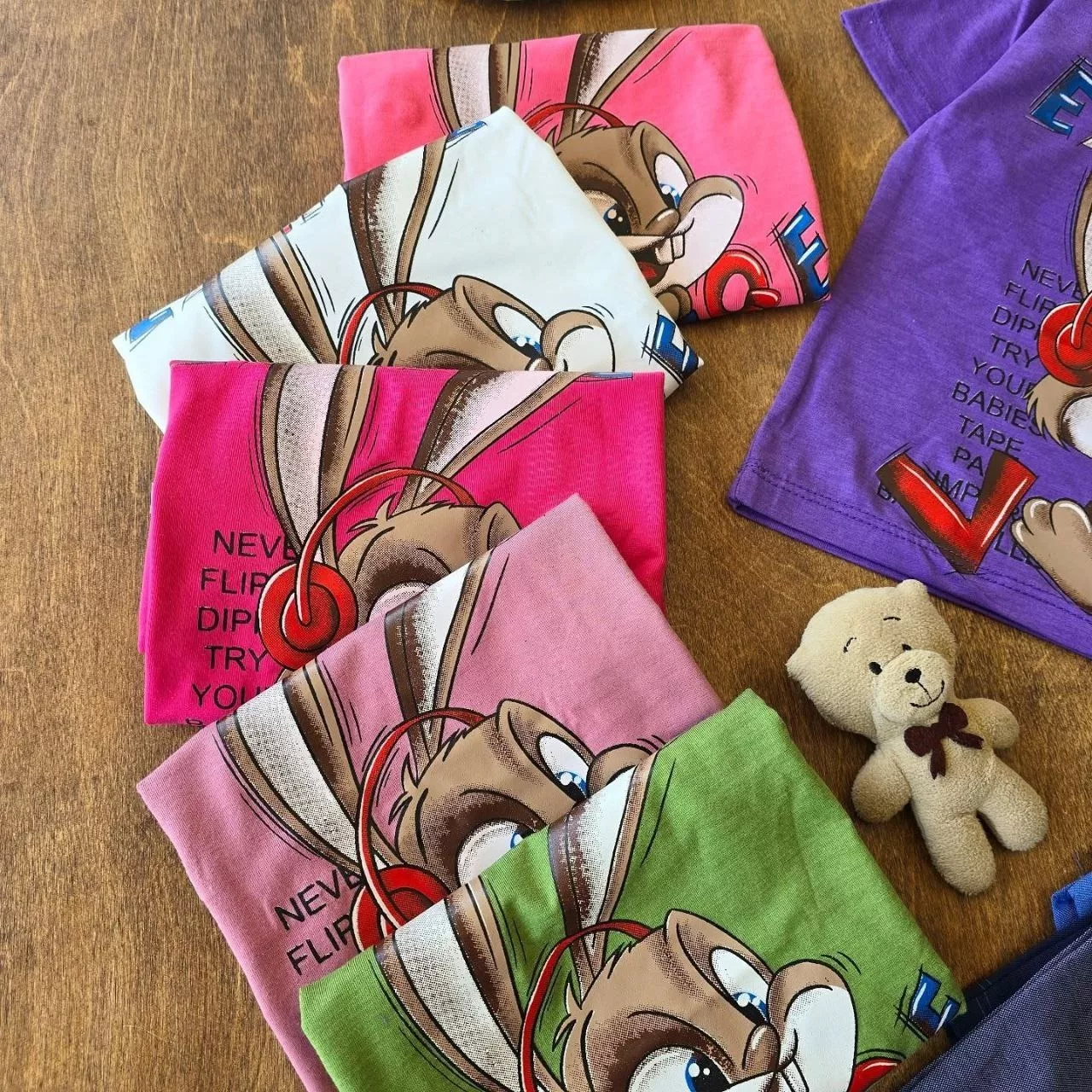 تیشرت شلوارک کتان خرگوش هدفونی سایز ۴۰،۴۵ کد ۴۹۱۲