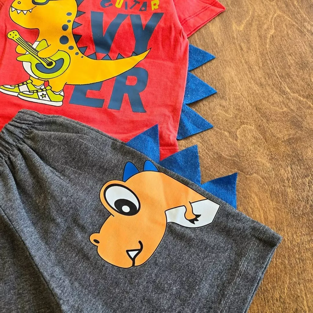 تیشرت شلوارک دایناسور گیتاری سایز ۳۵،۴۰ کد ۴۹۵۳