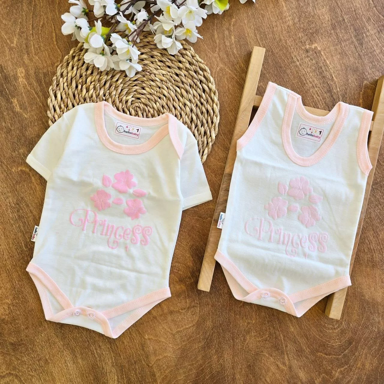 بادی رکابی و آستین کوتاه طرح گل پرنسس سایز صفر تا ۳ کد ۵۰۹۱