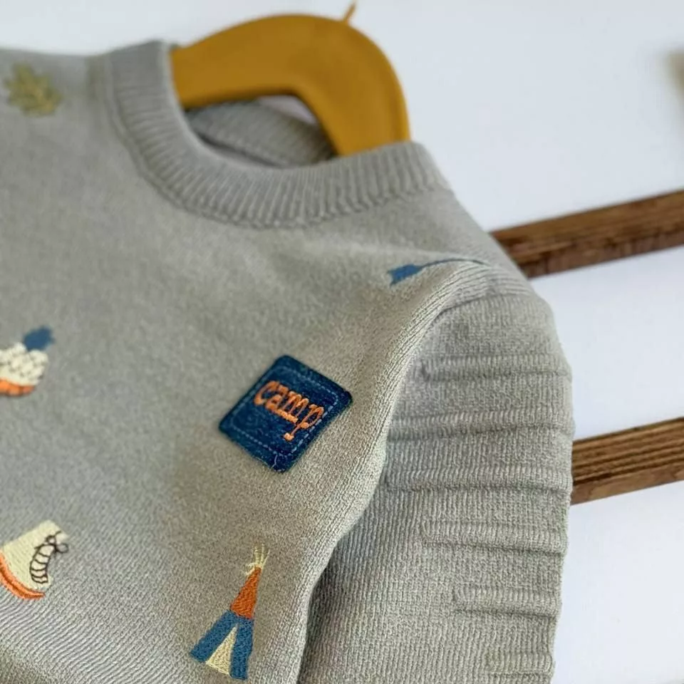 بلوز بافت گپ طرح camp سایز ۳۵،۴۰ کد ۵۰۹۷