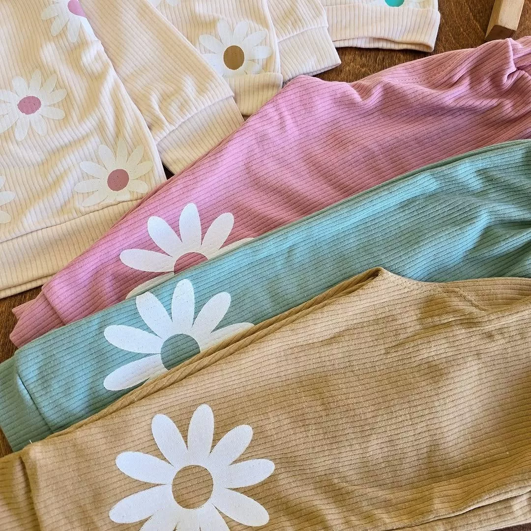 بلوز شلوار کبریتی گل بابونه سایز ۳۵،۴۰ کد ۵۱۲۹