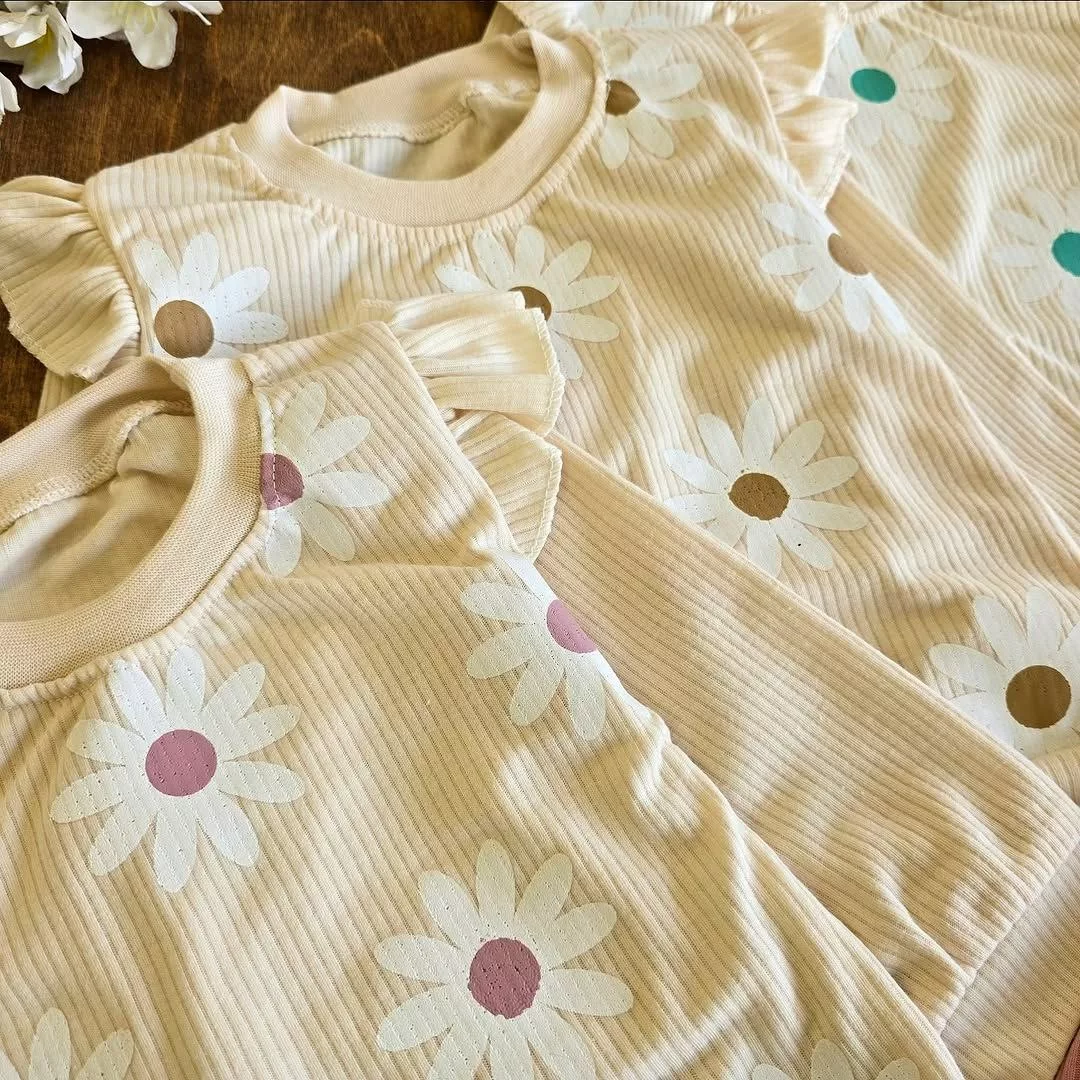 بلوز شلوار کبریتی گل بابونه سایز ۳۵،۴۰ کد ۵۱۲۹