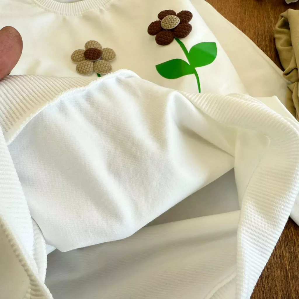 بلوز شلوار لی سه گل برجسته سایز ۵۰،۵۵ کد ۵۲۲۱