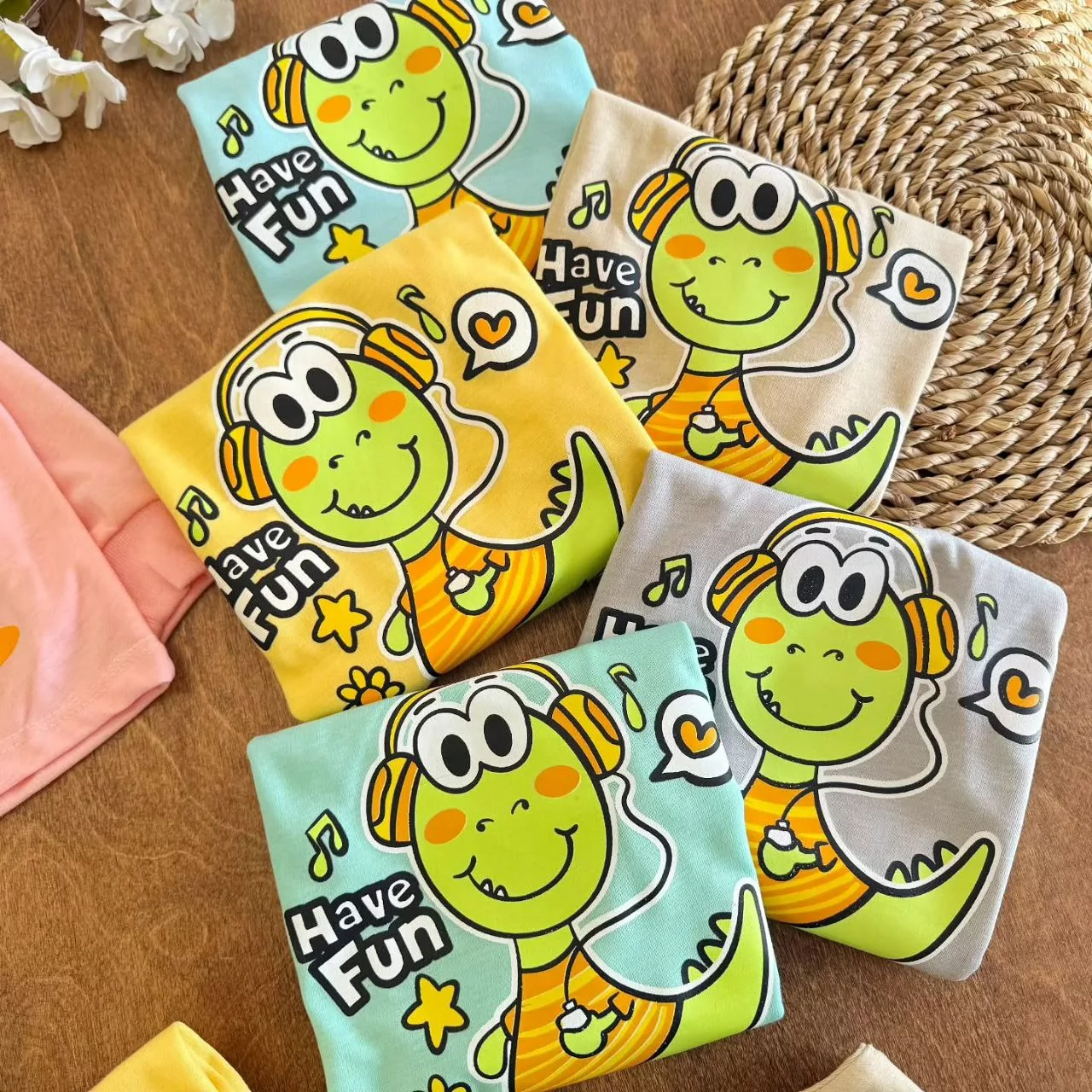 بلوز شلوار دایناسور هدفونی have fun سایز ۴ تا ۶ کد ۵۲۲۵