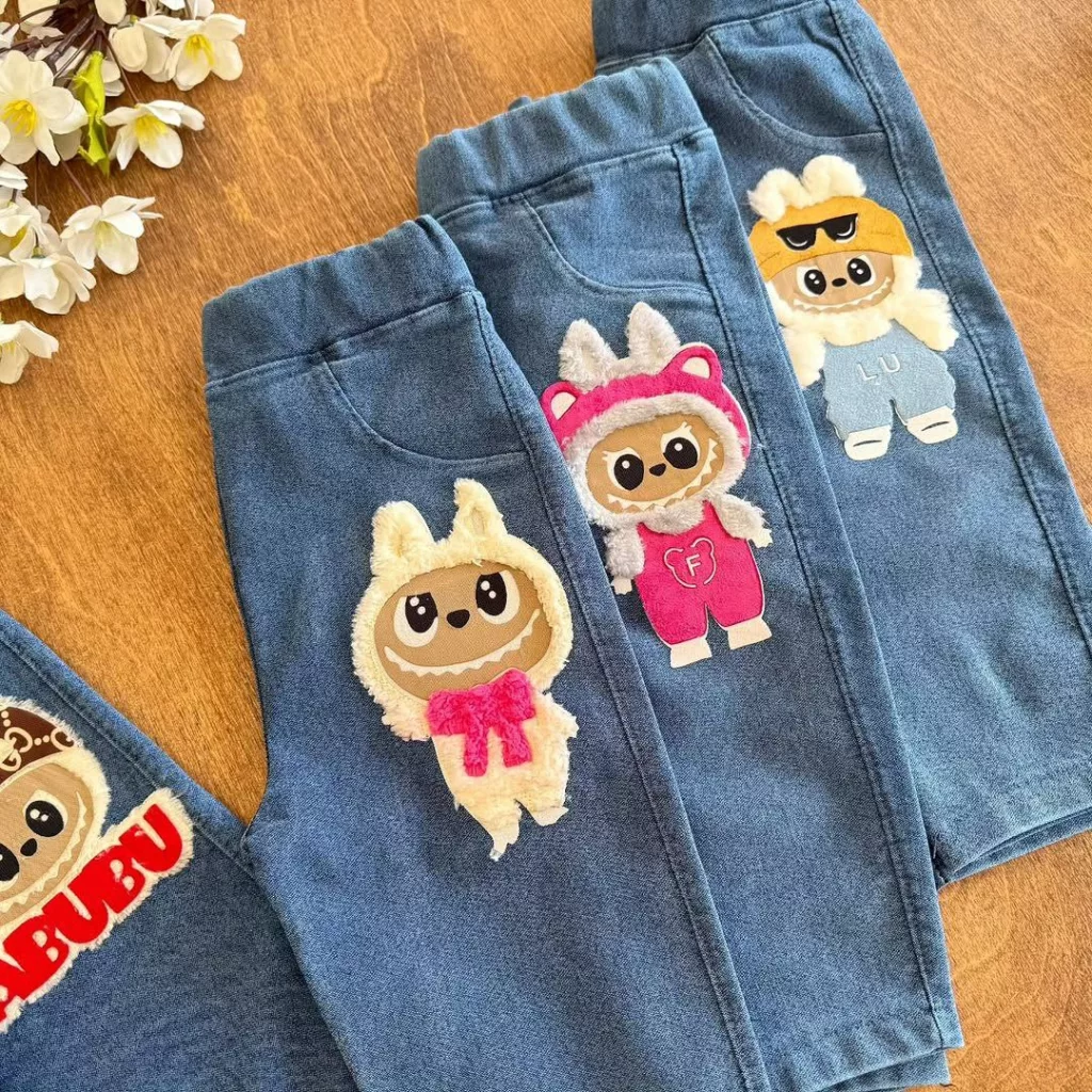 شلوار لی طرح لبوبو پشمالو آبی سایز ۴۰ تا ۵۵ کد ۵۲۲۷