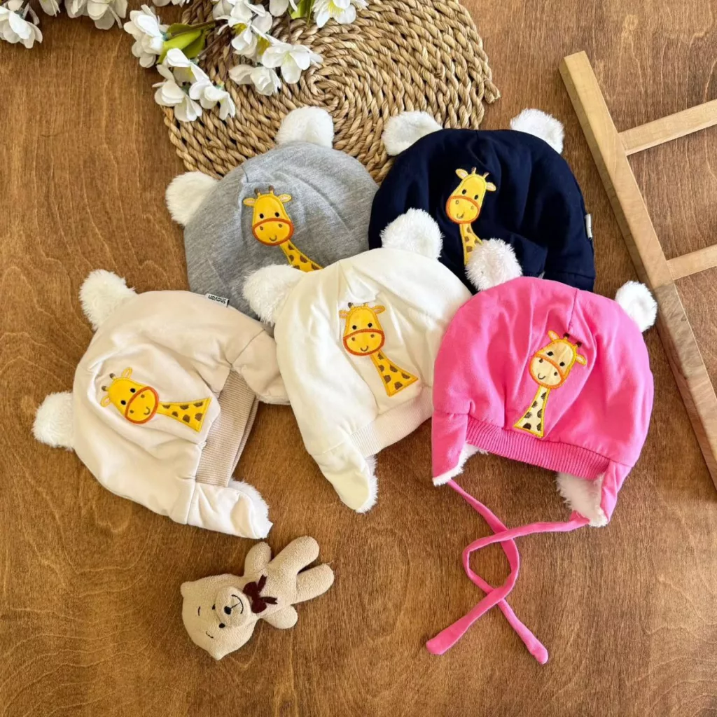 کلاه نخ پنبه پولیشی طرح زرافه کد ۵۲۸۳