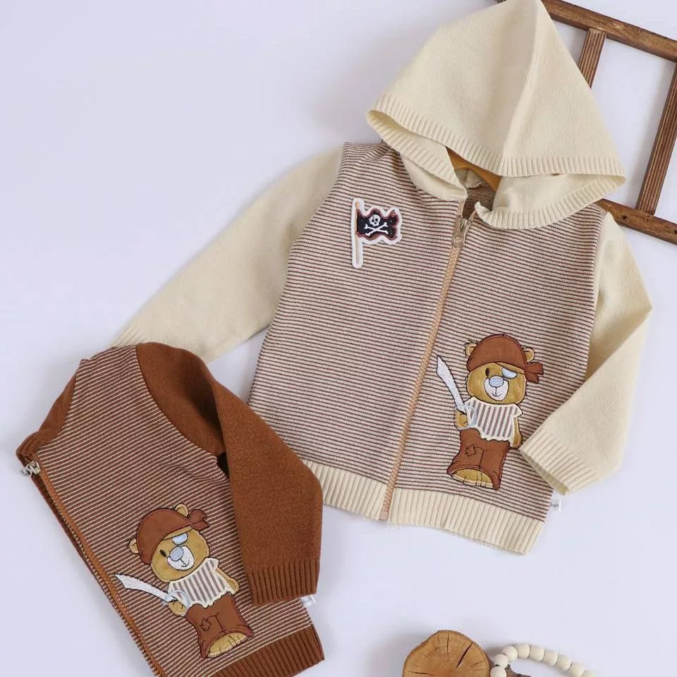 بافت سویشرتی دزد دریایی سایز ۳۵ تا ۵۰  کد ۵۲۳۲