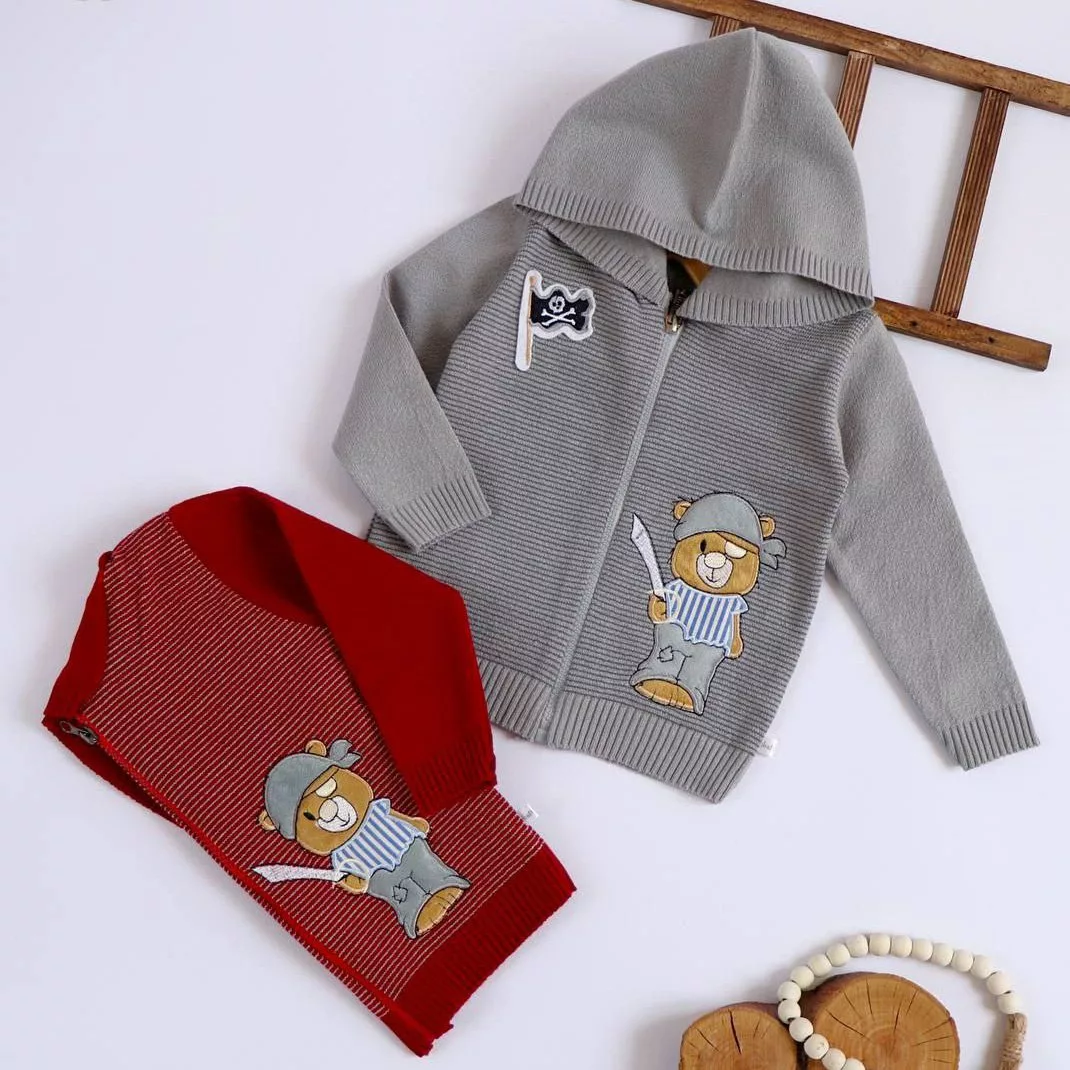 بافت سویشرتی دزد دریایی سایز ۳۵ تا ۵۰ کد ۵۲۳۲