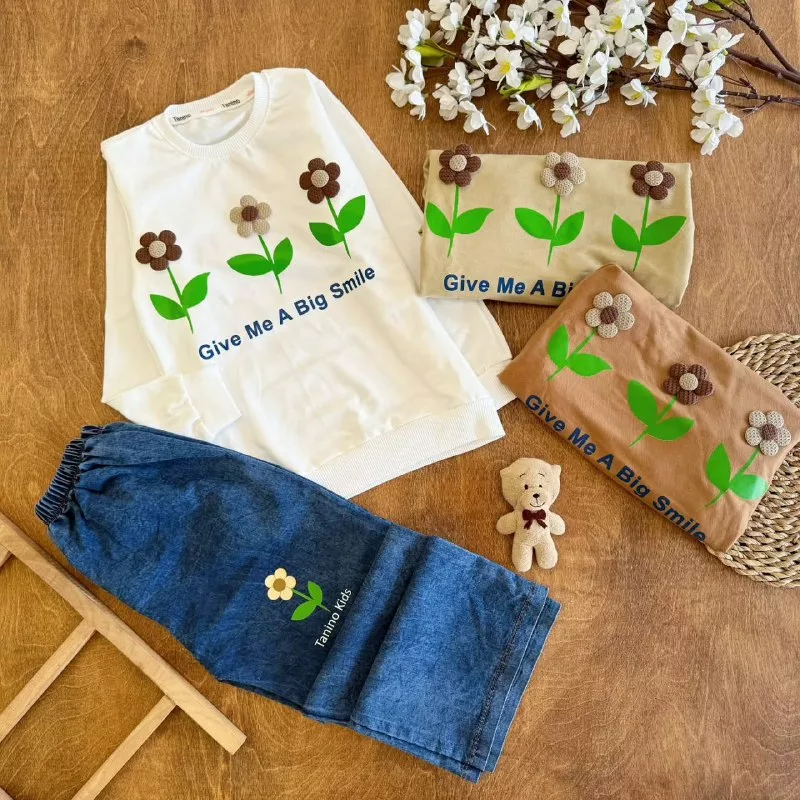 بلوز شلوار لی سه گل برجسته سایز ۵۰،۵۵ کد ۵۲۲۱