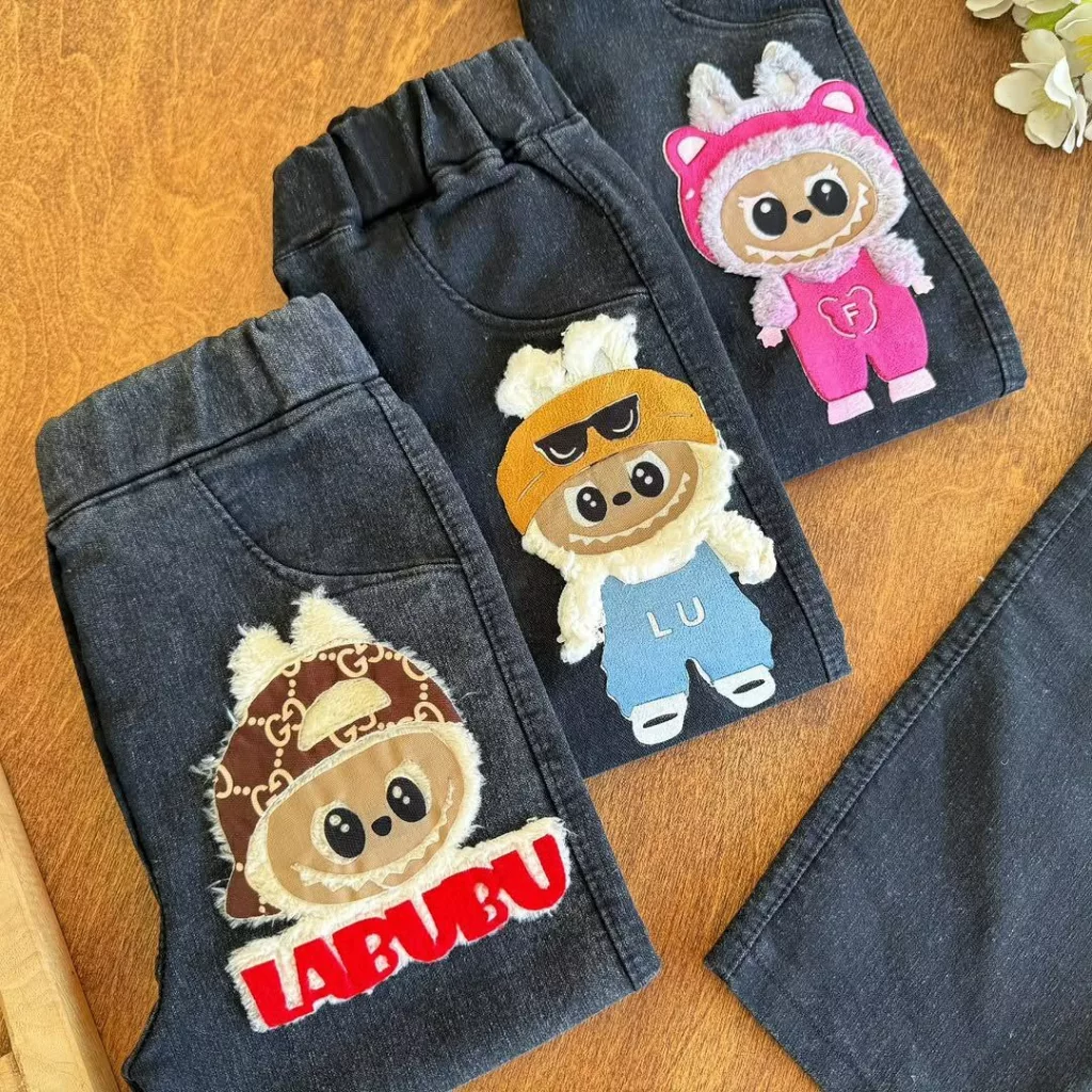 شلوار لی طرح لبوبو پشمالو ذغالی سایز ۴۰ تا ۵۵ کد ۵۲۲۸