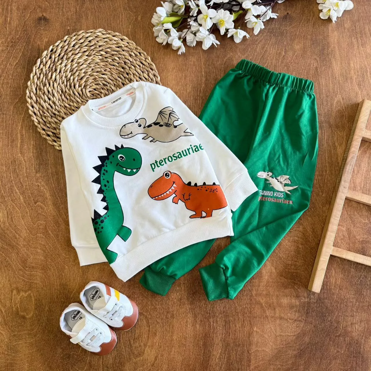 بلوز شلوار دایناسورها سایز ۳۵ تا ۴۵ کد ۵۳۲۲