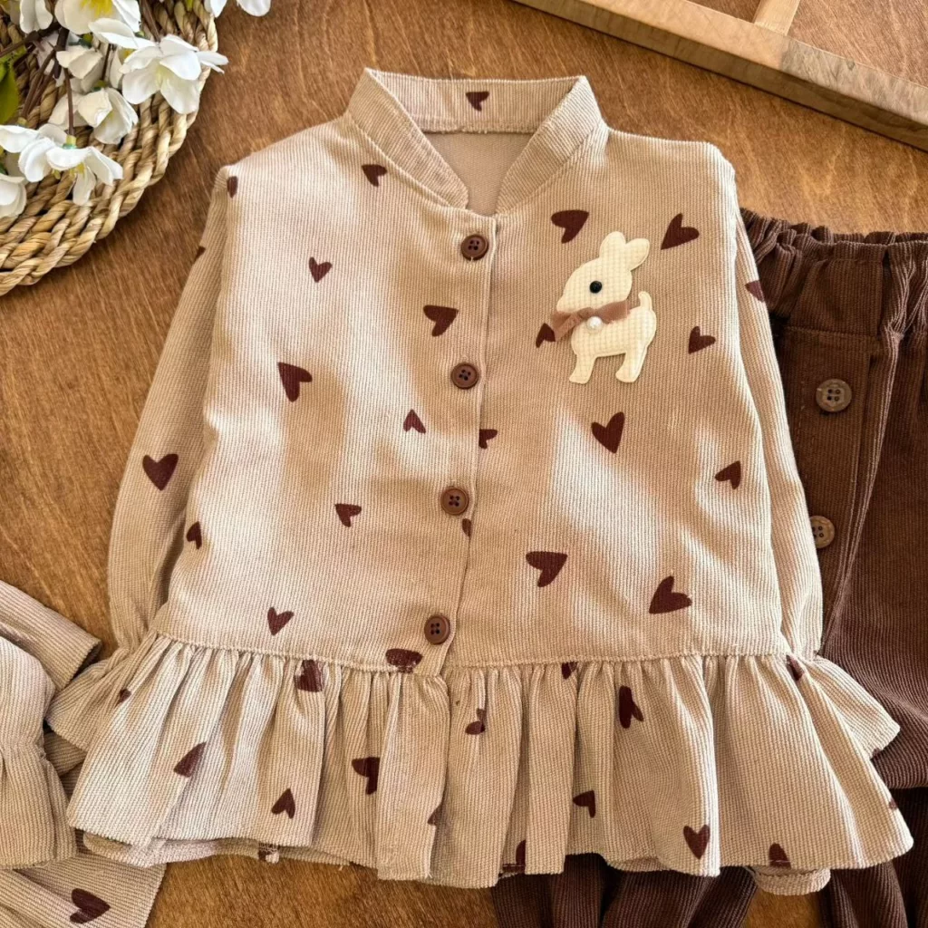 مانتو شلوار مخمل کبریتی طرح قلب کد ۵۳۲۸