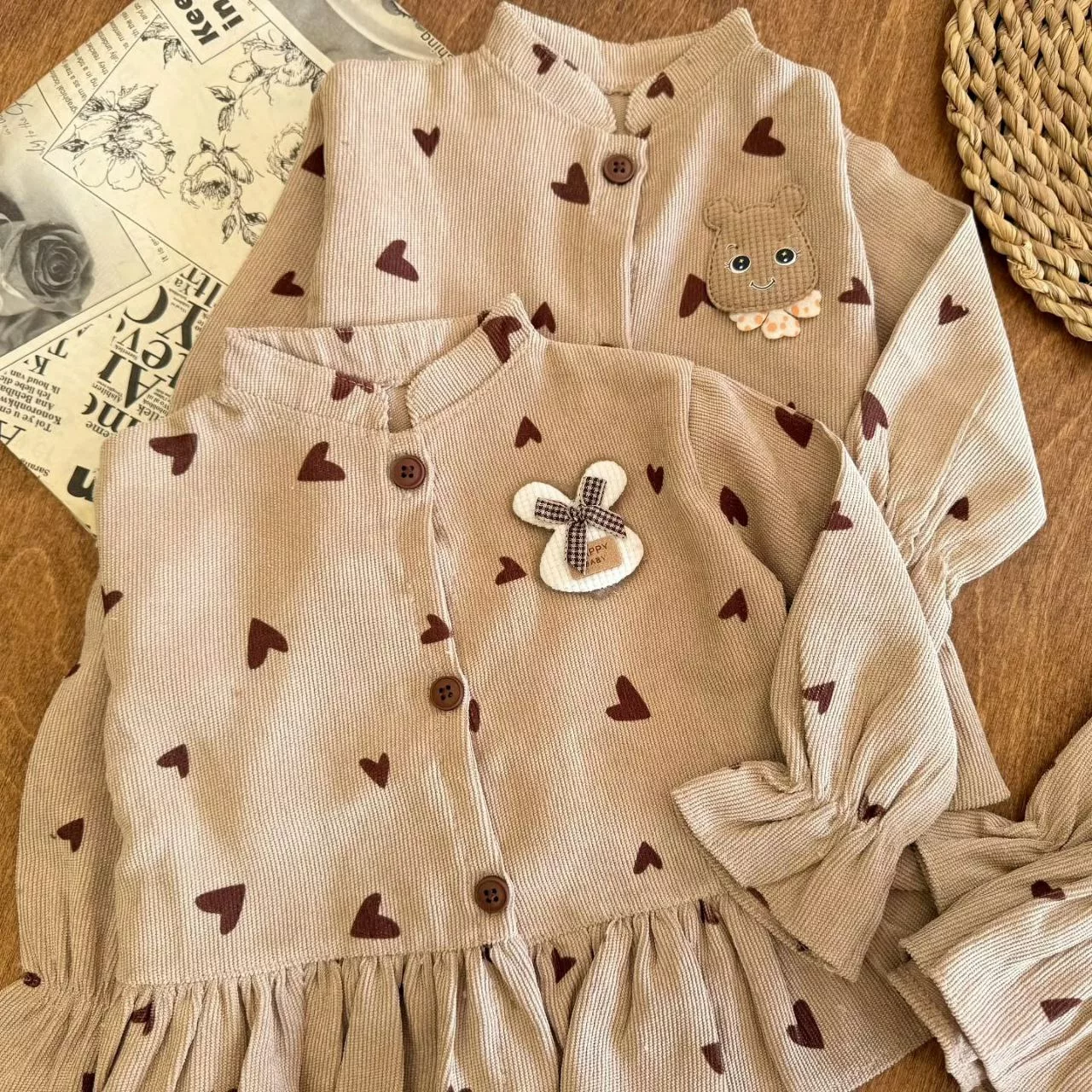 مانتو شلوار مخمل کبریتی طرح قلب کد ۵۳۲۸