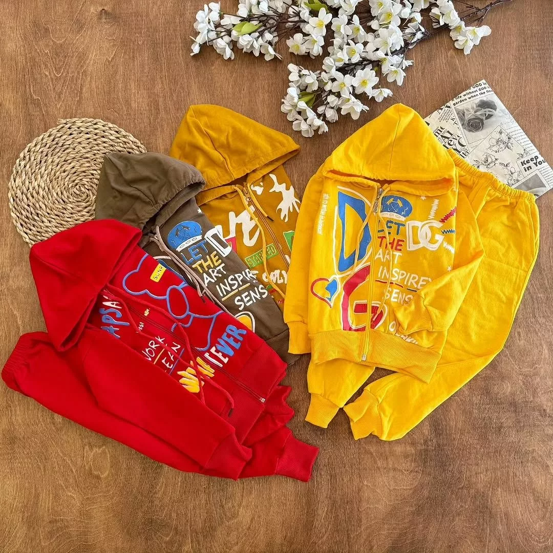 سویشرت شلوار حراجی طرح رندوم سایز ۴۰ تا ۵۵ کد ۵۳۳۵