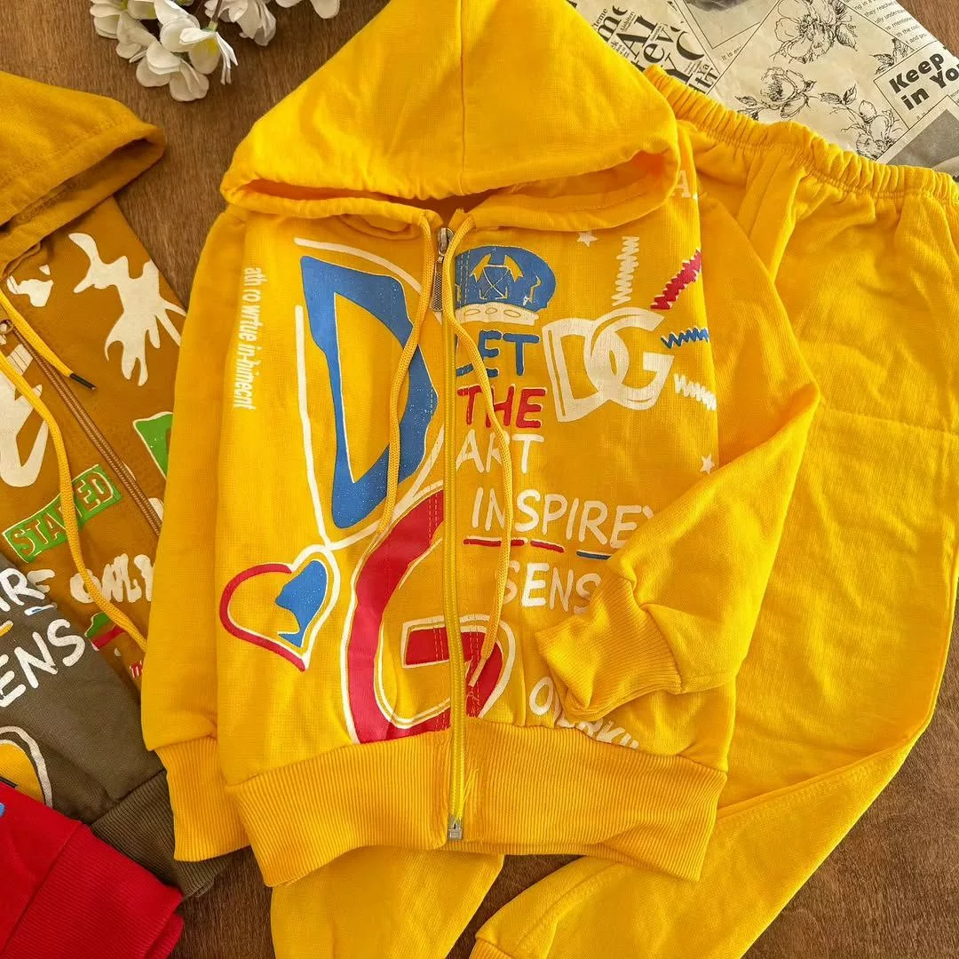 سویشرت شلوار حراجی طرح رندوم سایز ۴۰ تا ۵۵ کد ۵۳۳۵