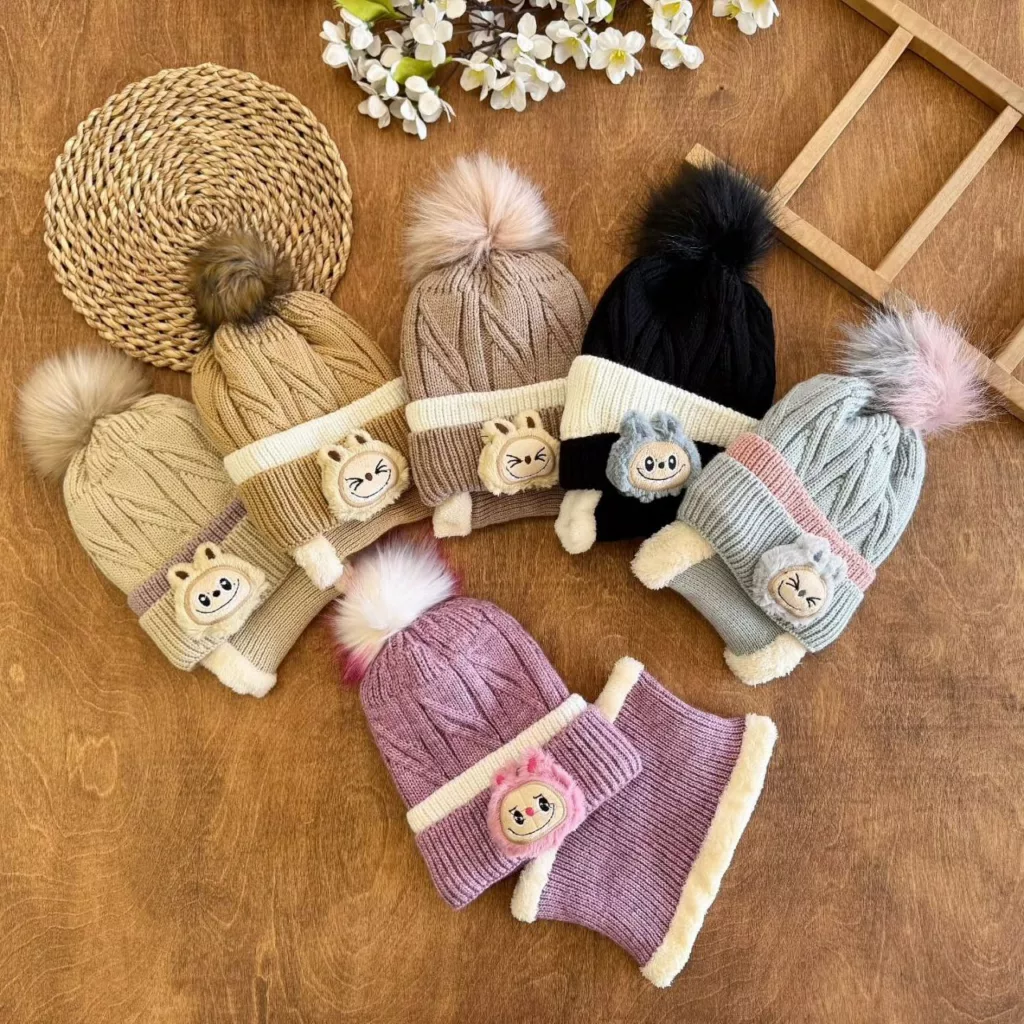 کلاه و شال گردنی لبوبو کد ۵۳۴۶