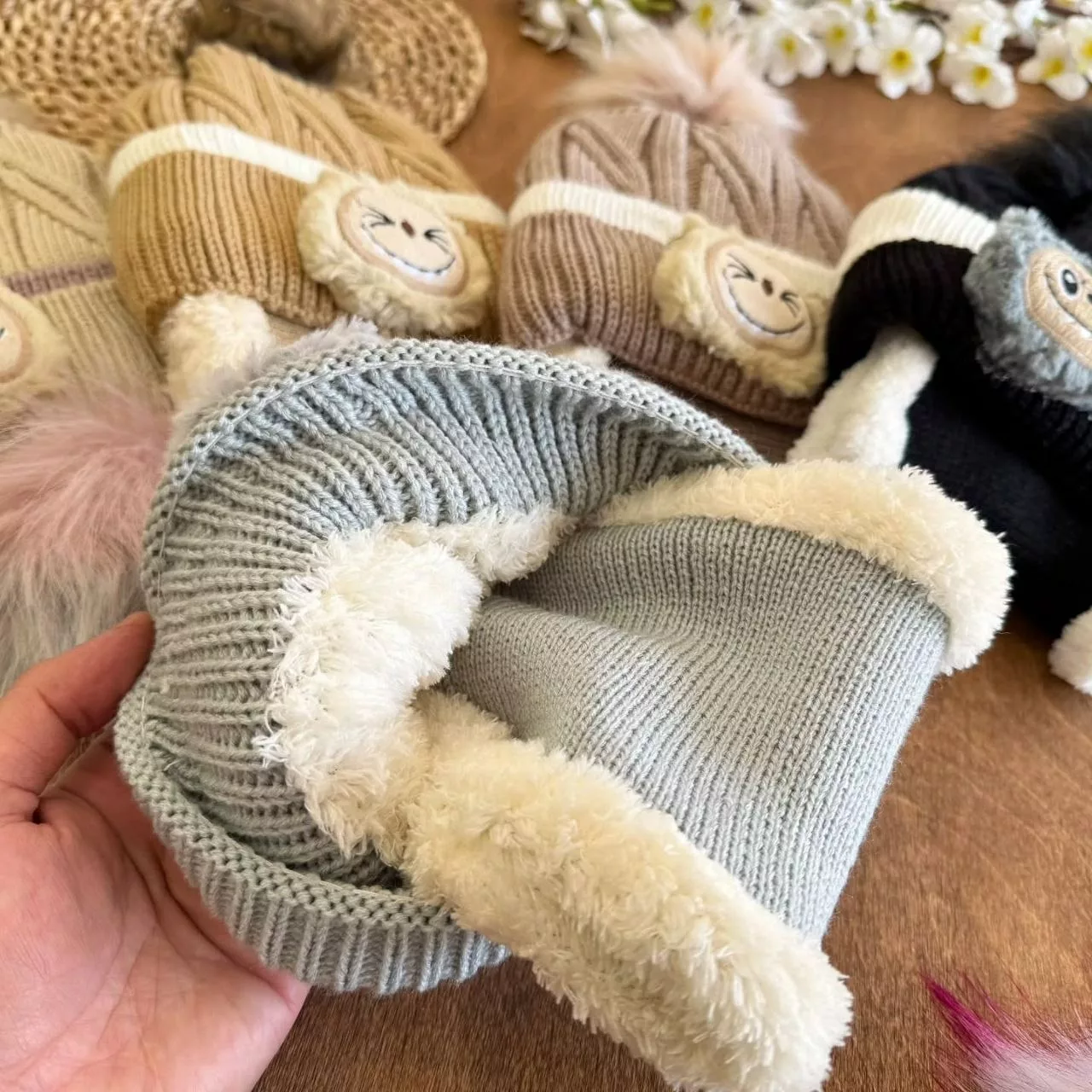 کلاه و شال گردنی لبوبو کد ۵۳۴۶