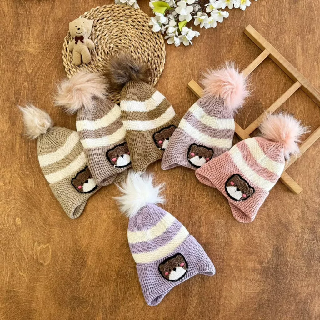 کلاه تک خزدار راه راه گوش دار خرس کد ۵۳۵۲