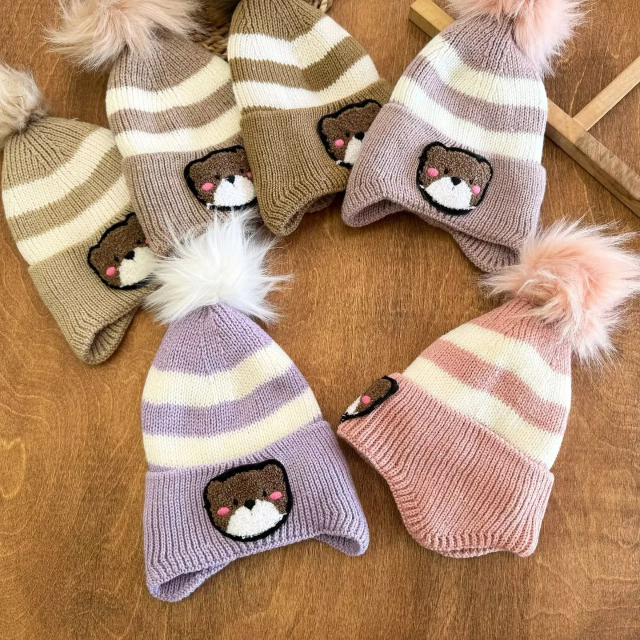 کلاه تک خزدار راه راه گوش دار خرس کد ۵۳۵۲