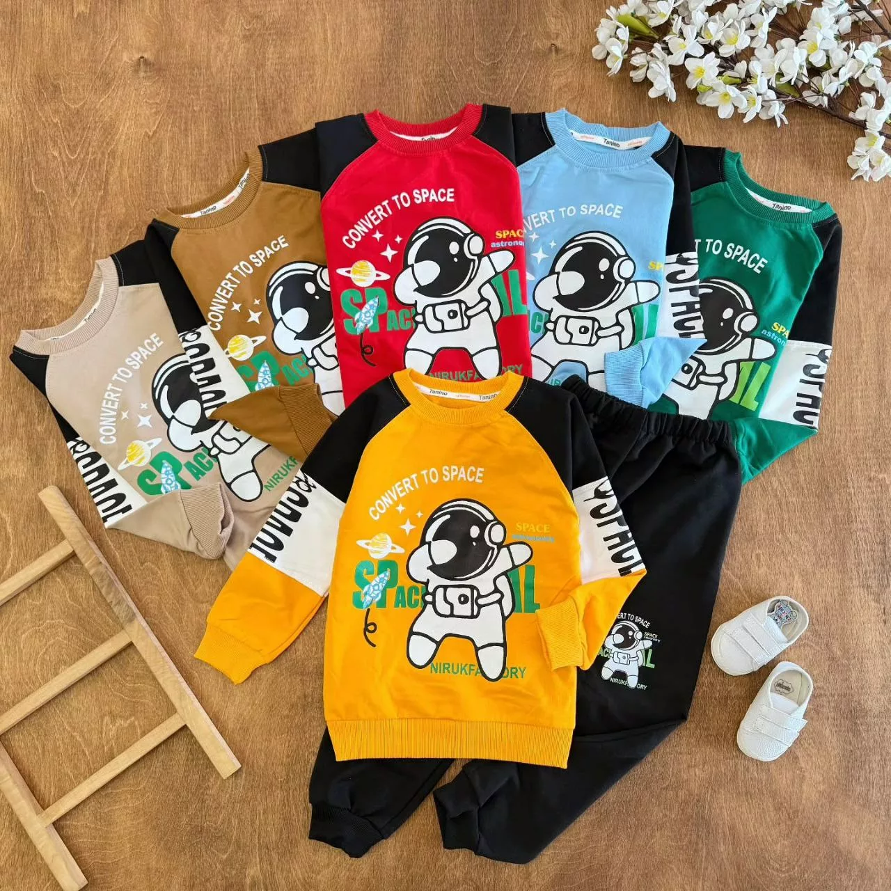 بلوز شلوار فضانورد convert to space سایز ۴۵،۵۰ کد ۵۳۶۴