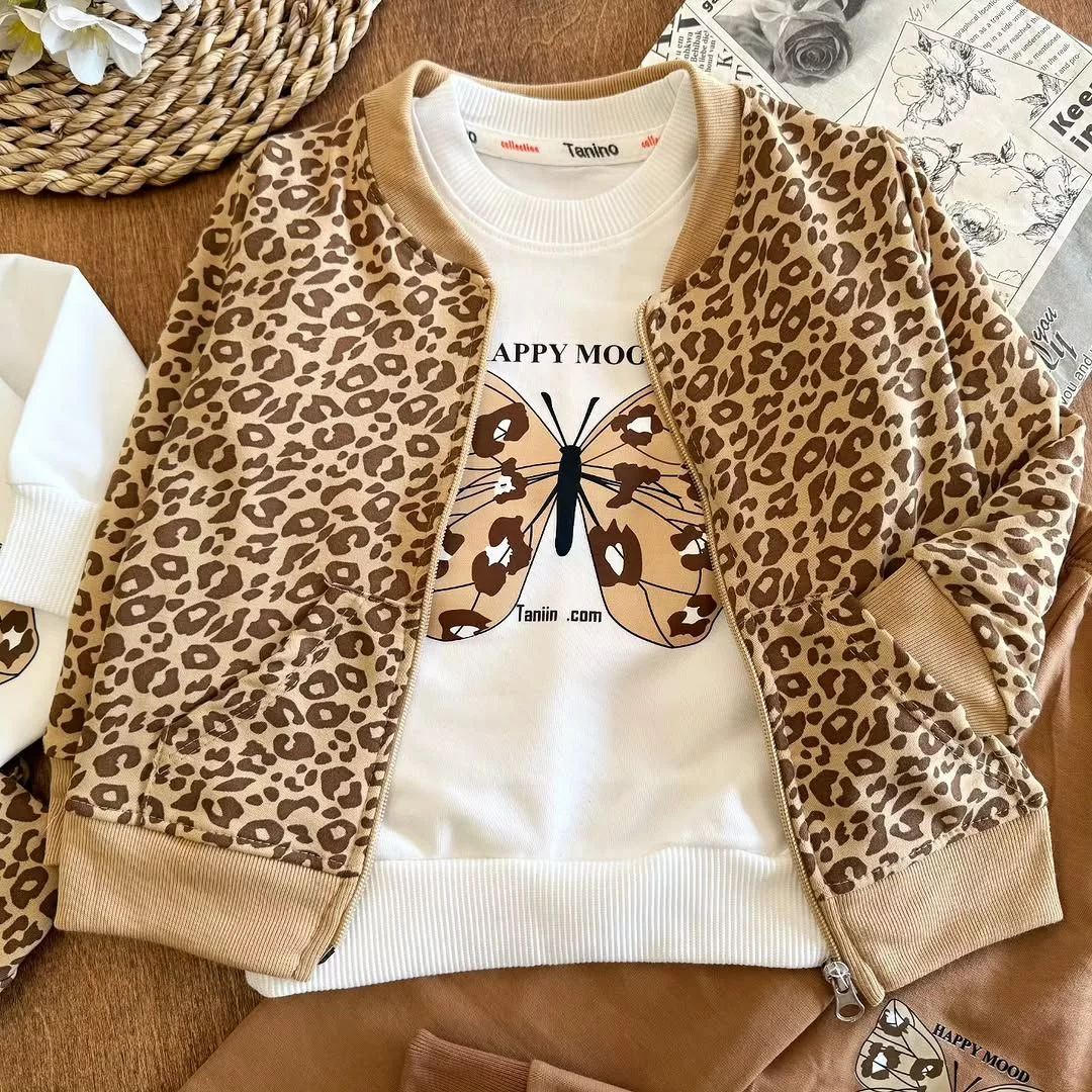 سویشرت شلوار سه تکه پلنگی طرح پروانه سایز ۳۵ تا ۵۰ کد ۵۳۶۸