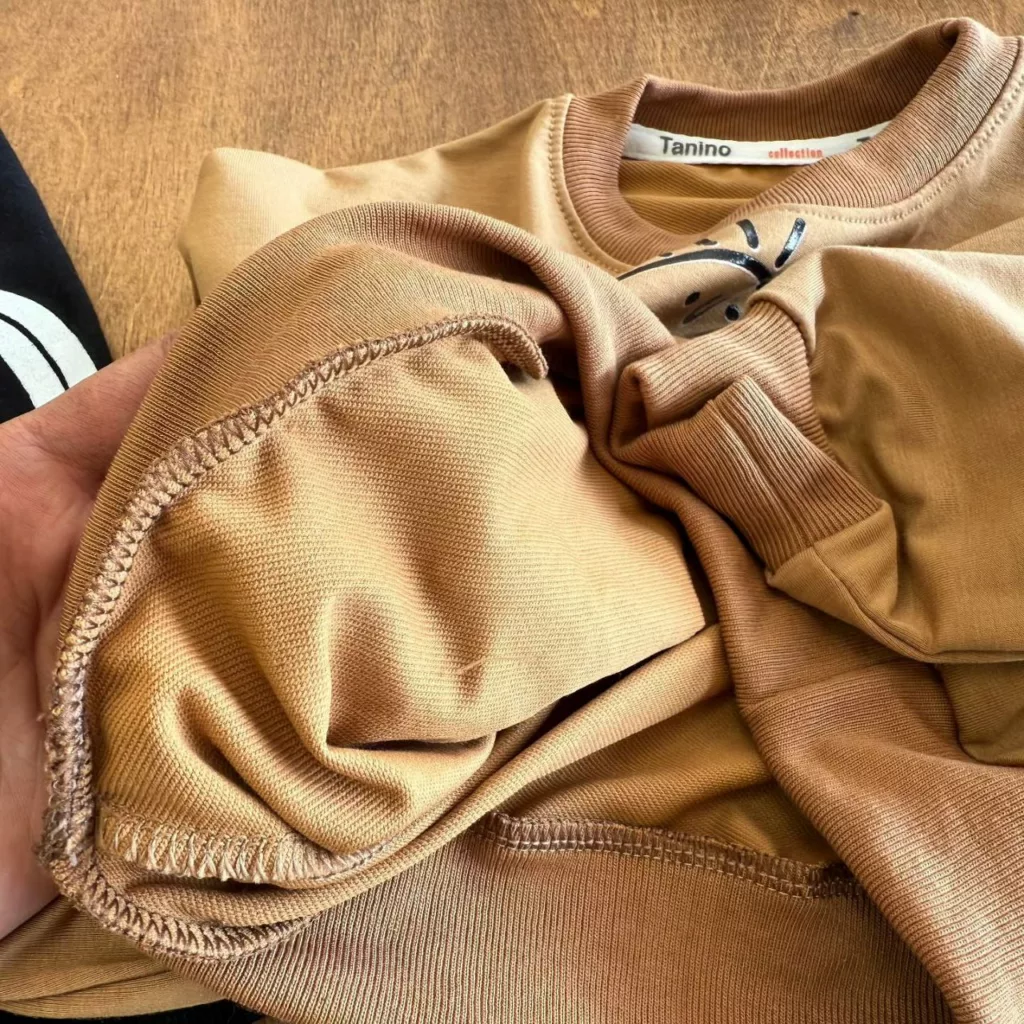 کراپ شلوار طرح Hello سایز ۴۵،۵۰ کد ۵۳۷۳