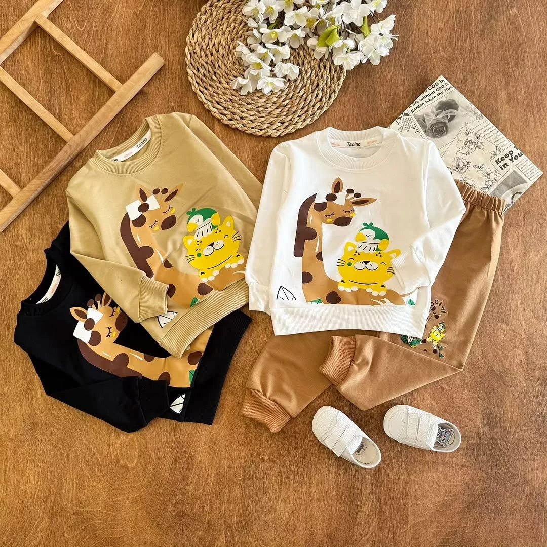 بلوز شلوار زرافه گربه طوطی سایز ۳۵ تا ۴۵ کد ۵۳۹۶