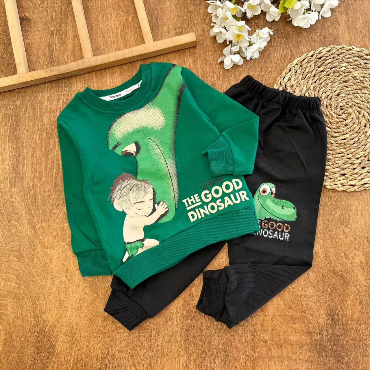 بلوز شلوار دایناسور خوب و پسرک good سایز ۳۵ تا ۴۵ کد ۵۴۰۱