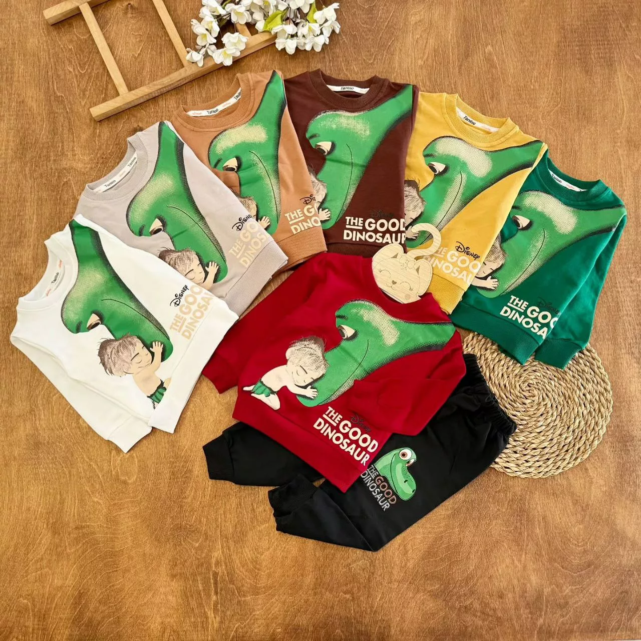 بلوز شلوار دایناسور خوب و پسرک good سایز ۳۵ تا ۴۵ کد ۵۴۰۱