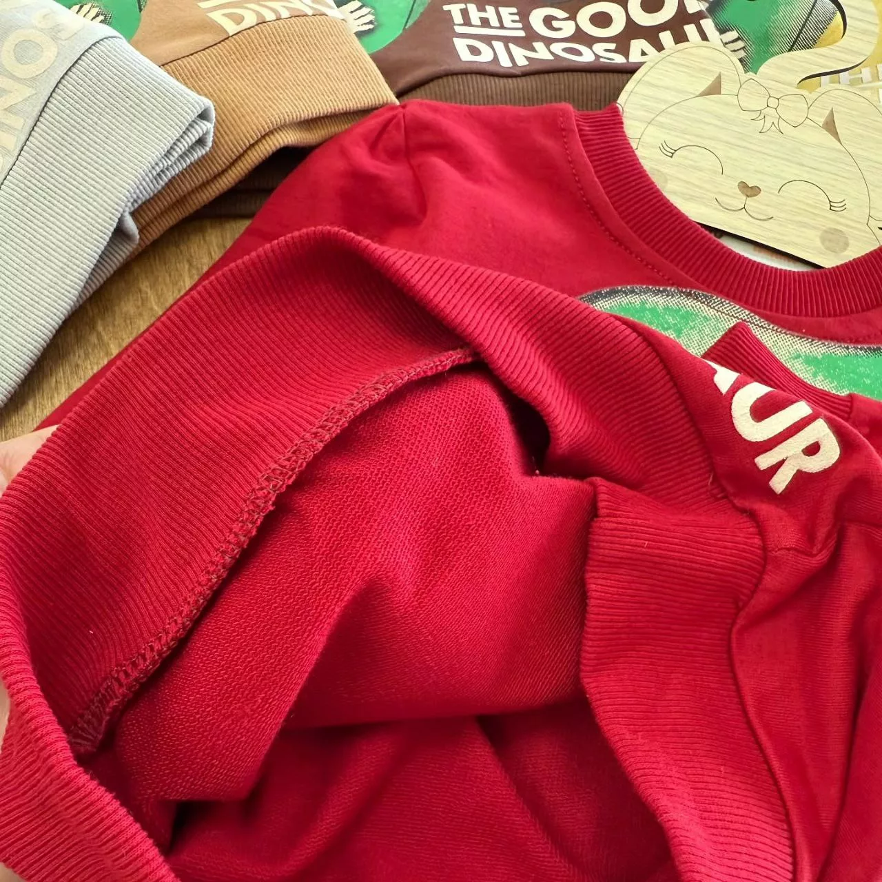 بلوز شلوار دایناسور خوب و پسرک good سایز ۳۵ تا ۴۵ کد ۵۴۰۱