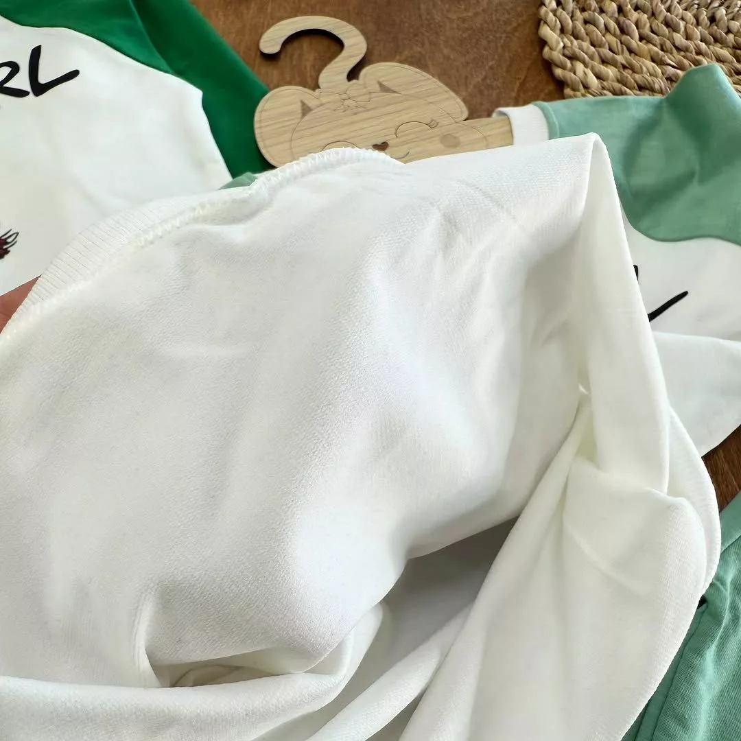 بلوز شلوار دختر کوچولوی کلاهدار hat girl سایز ۴۵ تا ۵۰ کد ۵۴۰۹