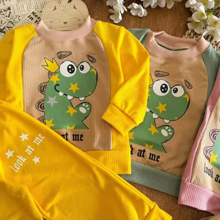 بلوز شلوار کبریتی دایناسور و ستاره سایز ۳۵،۴۰ کد ۵۴۱۳