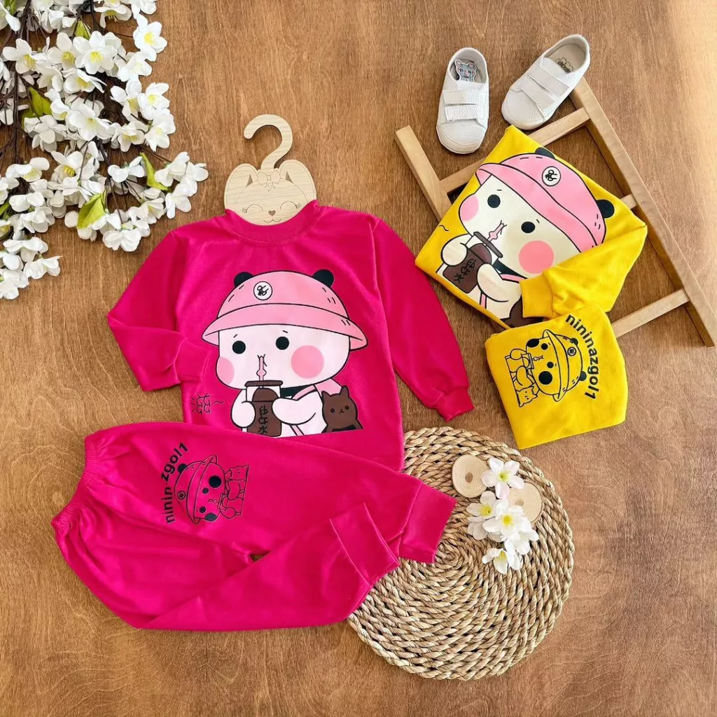 بلوز شلوار خرس نوشیدنی لپ قرمزی سایز ۴ تا ۶ کد ۵۴۴۴