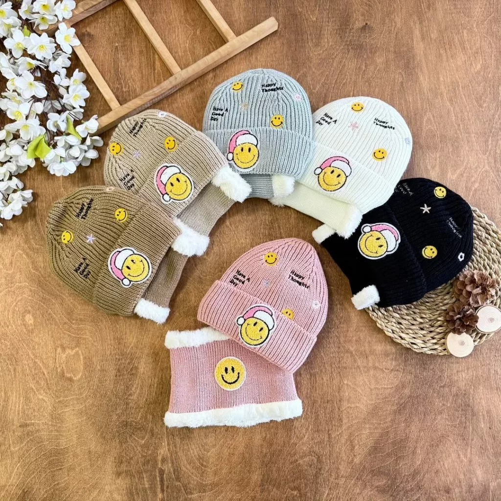 کلاه و شال گردنی ایموجی لبخند کد ۵۴۷۴