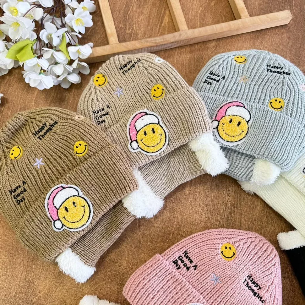 کلاه و شال گردنی ایموجی لبخند کد ۵۴۷۴