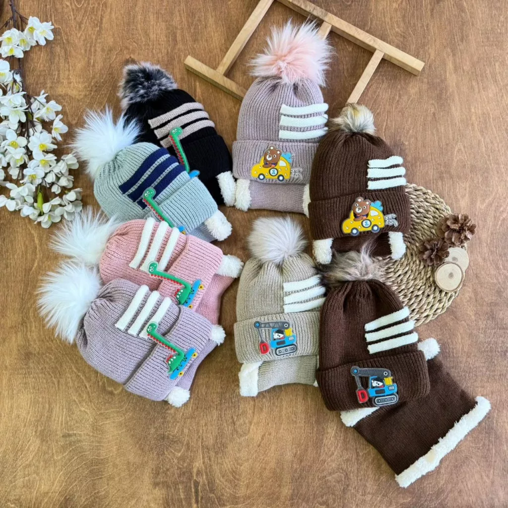 کلاه و شال گردنی سه خط استیکری کد ۵۴۷۹