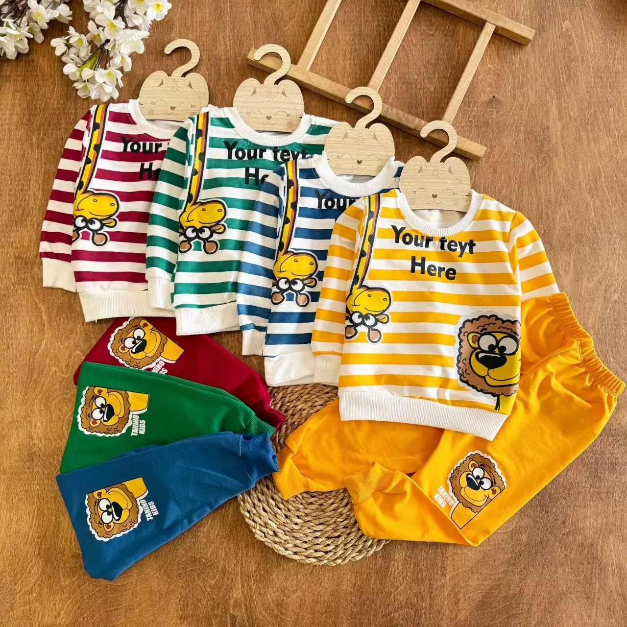 بلوز شلوار راه راه شیر و زرافه سایز ۳۵،۴۰ کد ۵۴۸۹