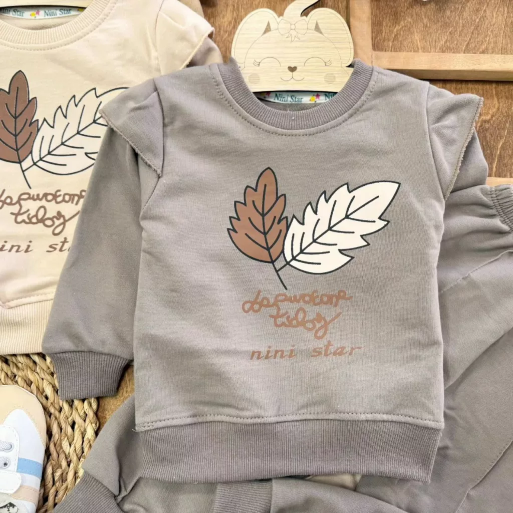 بلوز شلوار طرح برگ NS سایز ۳۵ تا ۴۵ کد ۵۵۵۱