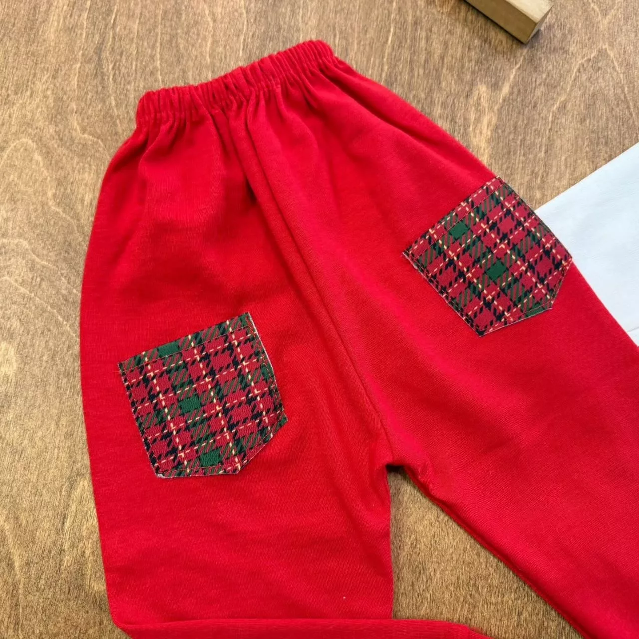 بلوز شلوار پنبه بابانوئل یقه شکاری کد ۵۵۵۳