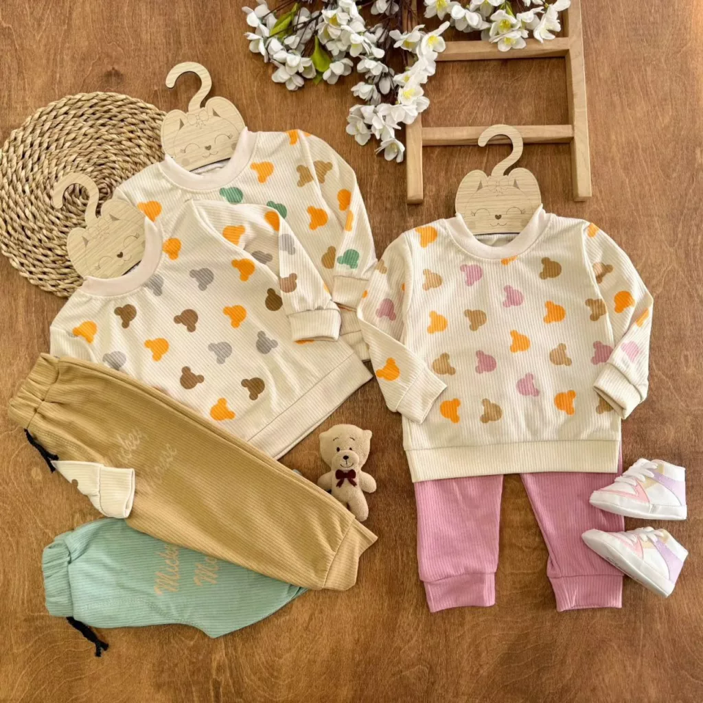 بلوز شلوار کبریتی میکی موس سایز 35،40 کد ۵۵۵۶