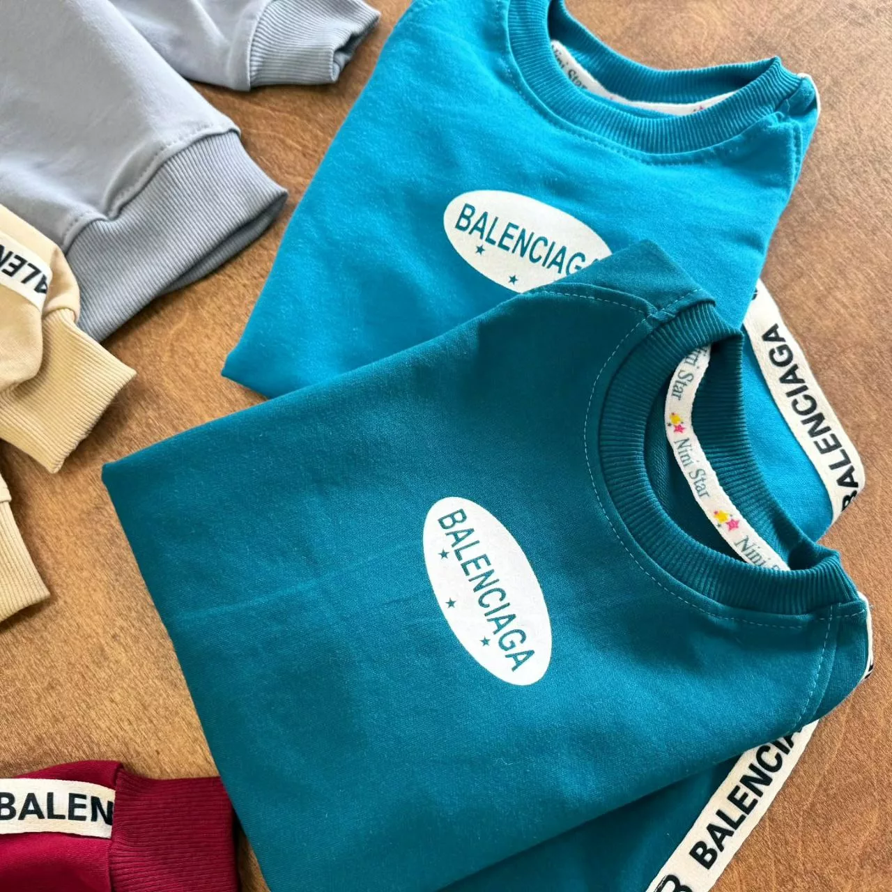 بلوز شلوار طرح بالنسیا ستاره دار سایز ۳۵ تا ۴۵ کد ۵۵۵۸