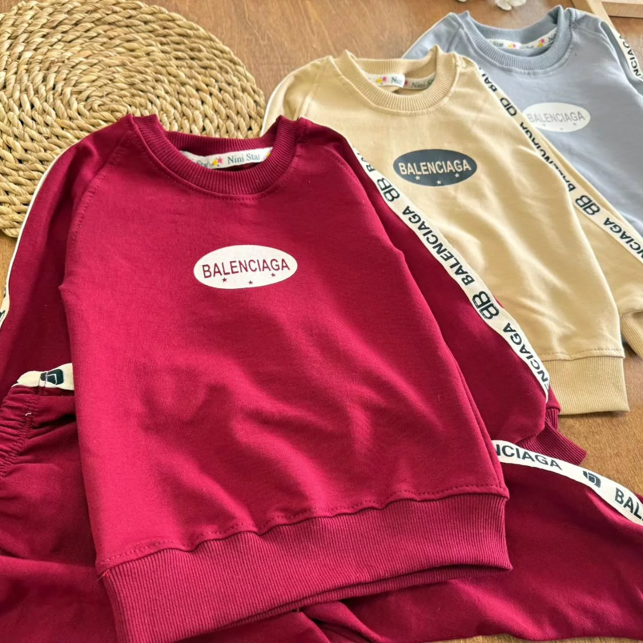 بلوز شلوار طرح بالنسیا ستاره دار سایز ۳۵ تا ۴۵ کد ۵۵۵۸