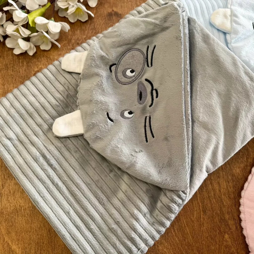 پتو دورپیچ مخمل راه راه طرح گربه کد 5628