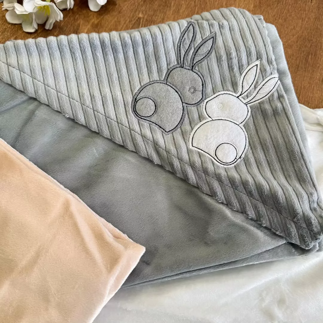 پتو دورپیچ مخمل راه راه دو خرگوش کد 5630