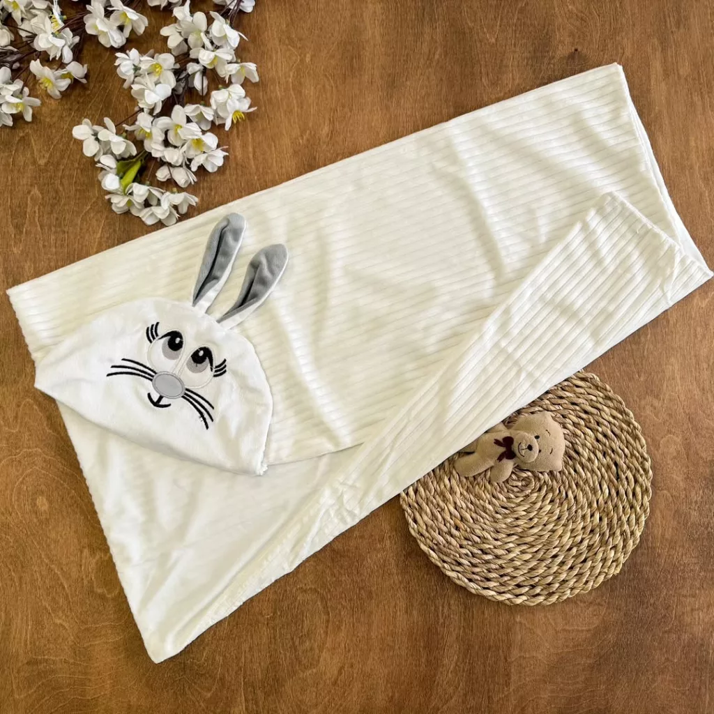 پتو دورپیچ مخمل راه راه خرگوش چشم درشت کد 5631