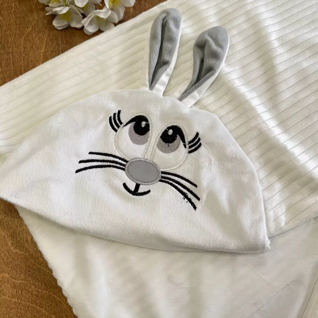 پتو دورپیچ مخمل راه راه خرگوش چشم درشت کد 5631