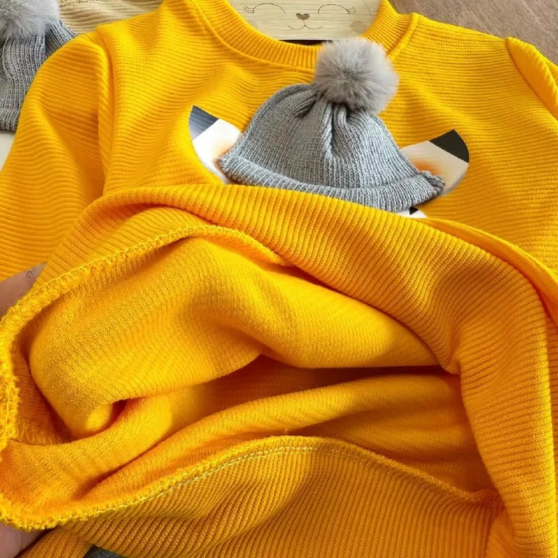 بلوز شلوار اتوبانی زرافه کلاه پوم دار سایز ۳۵ تا ۵۰ کد ۵۵۷۳